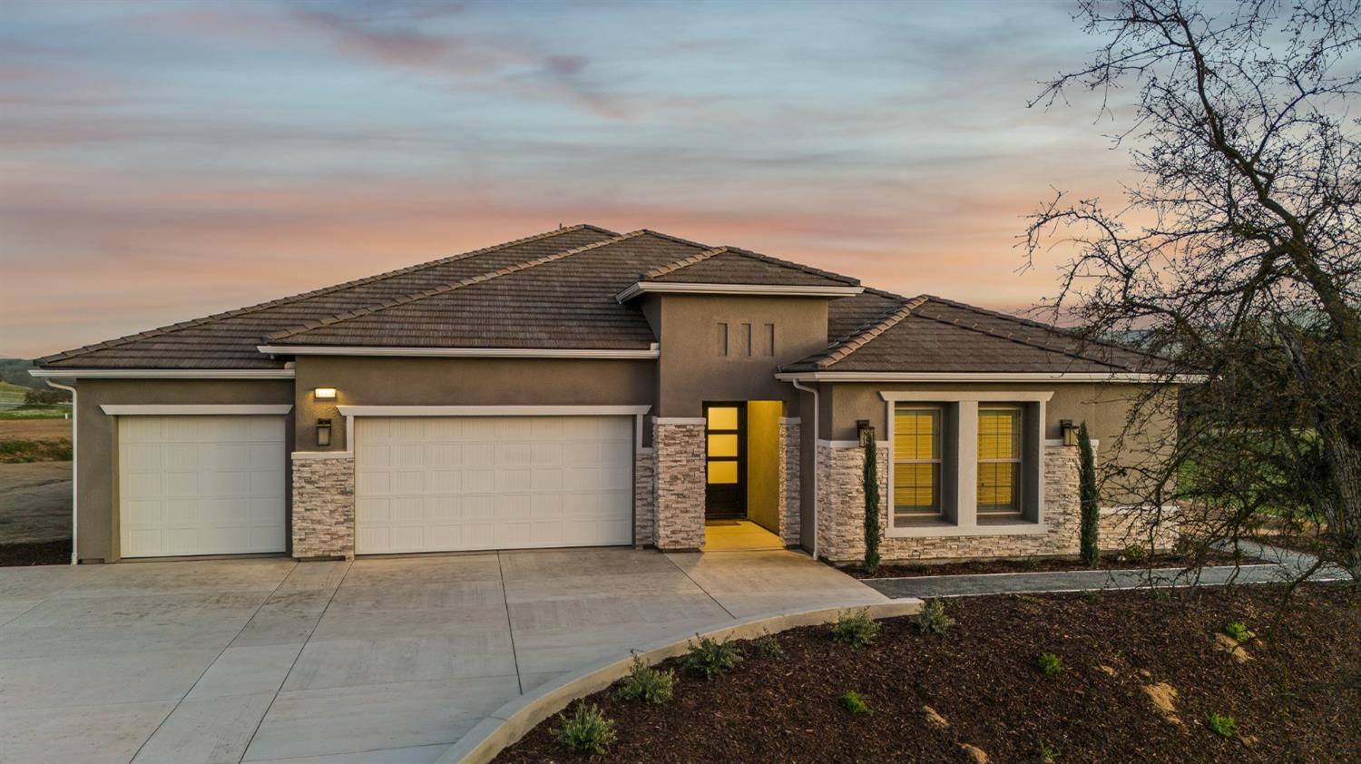 19678 Ventana Hills Dr