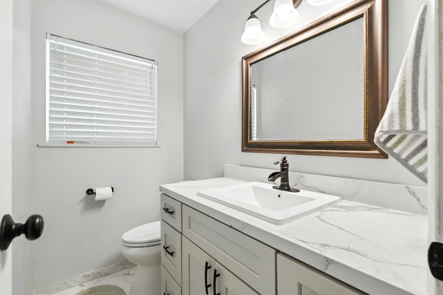 441 W Sample Ave, Fresno, CA 93704