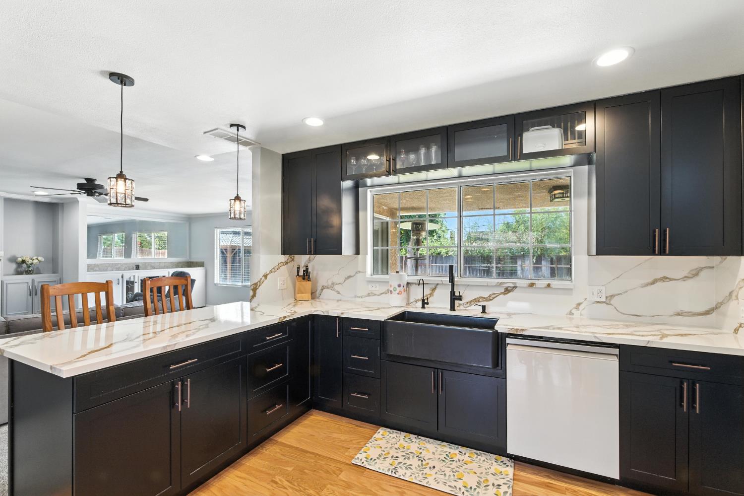441 W Sample Ave, Fresno, CA 93704