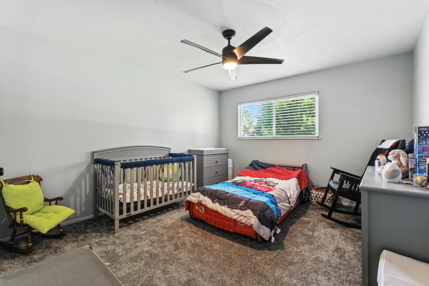 441 W Sample Ave, Fresno, CA 93704