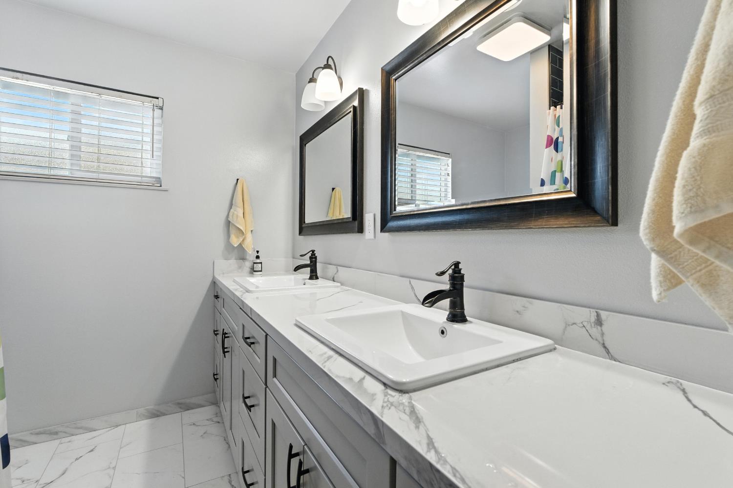 441 W Sample Ave, Fresno, CA 93704