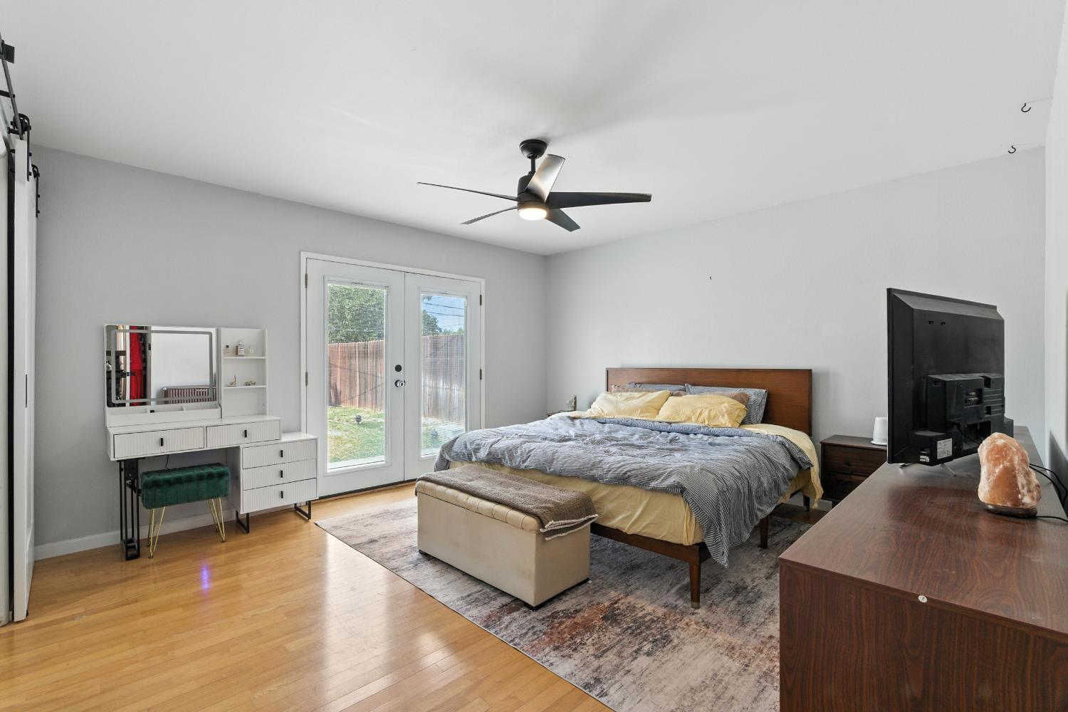 441 W Sample Ave, Fresno, CA 93704