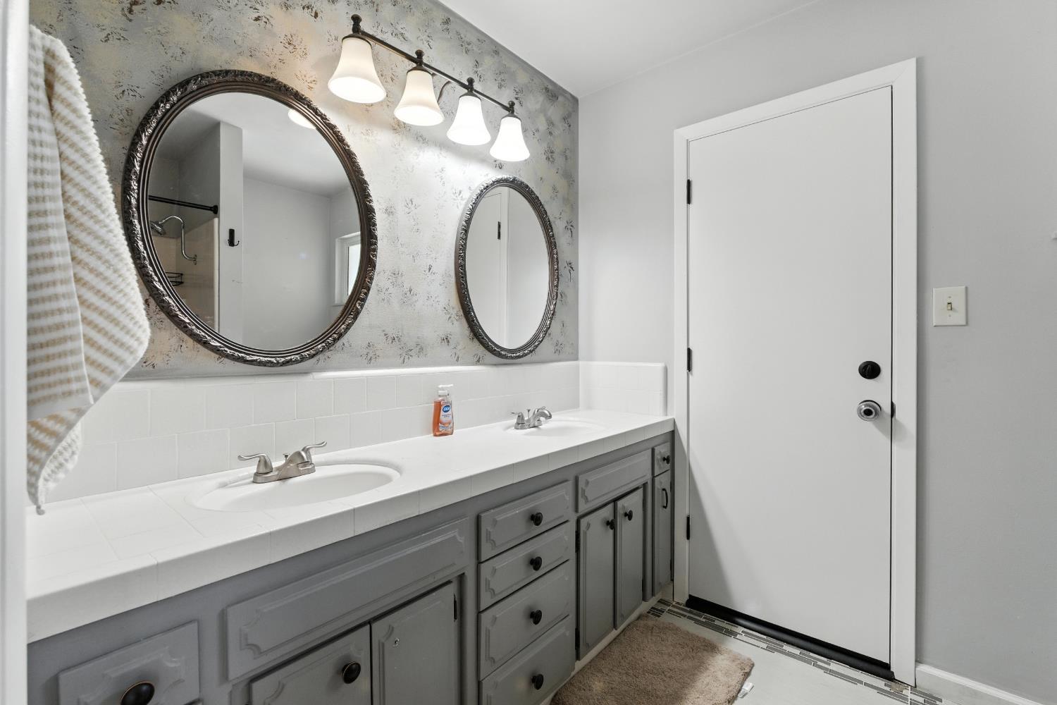 441 W Sample Ave, Fresno, CA 93704
