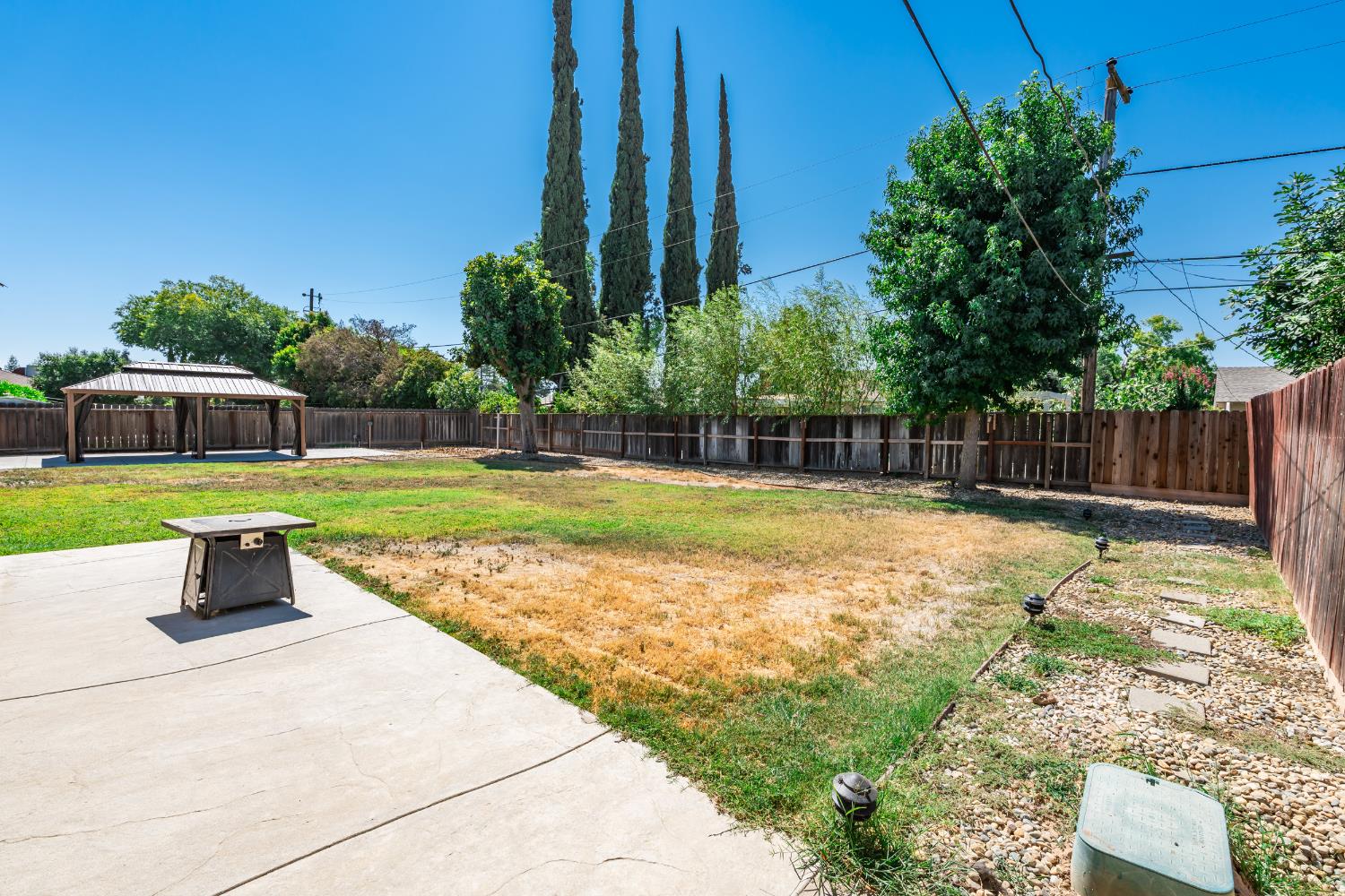 441 W Sample Ave, Fresno, CA 93704