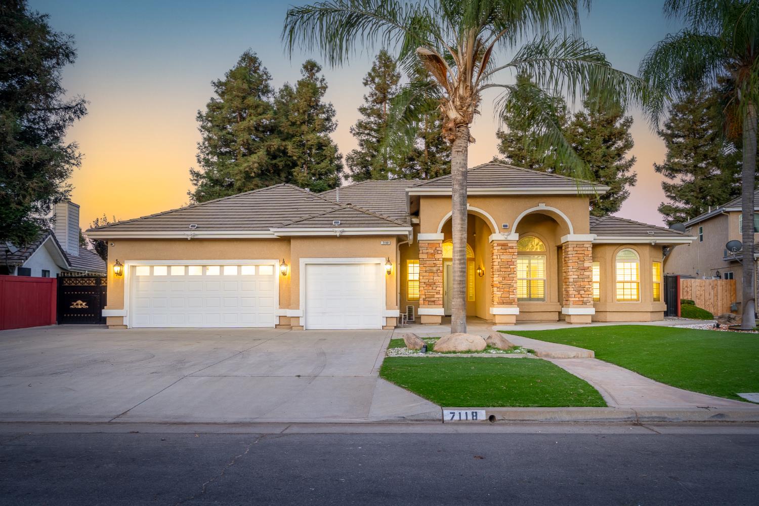 7118 N Lodi Ave