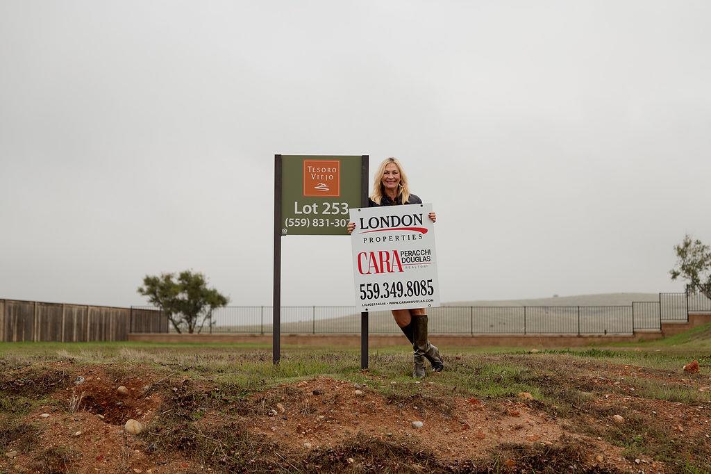 879 Terrace Pl, Madera, CA 93636