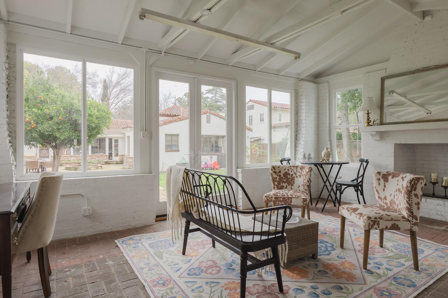 1525 N Echo Ave, Fresno, CA 93728