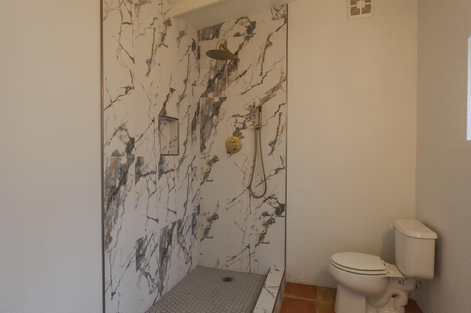 1525 N Echo Ave, Fresno, CA 93728